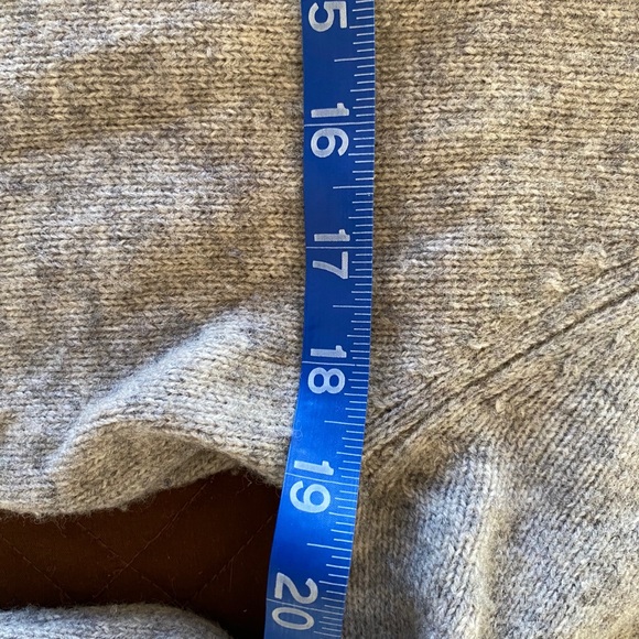 Pria gray lambs wool sweater hoodie - Picture 11 of 12